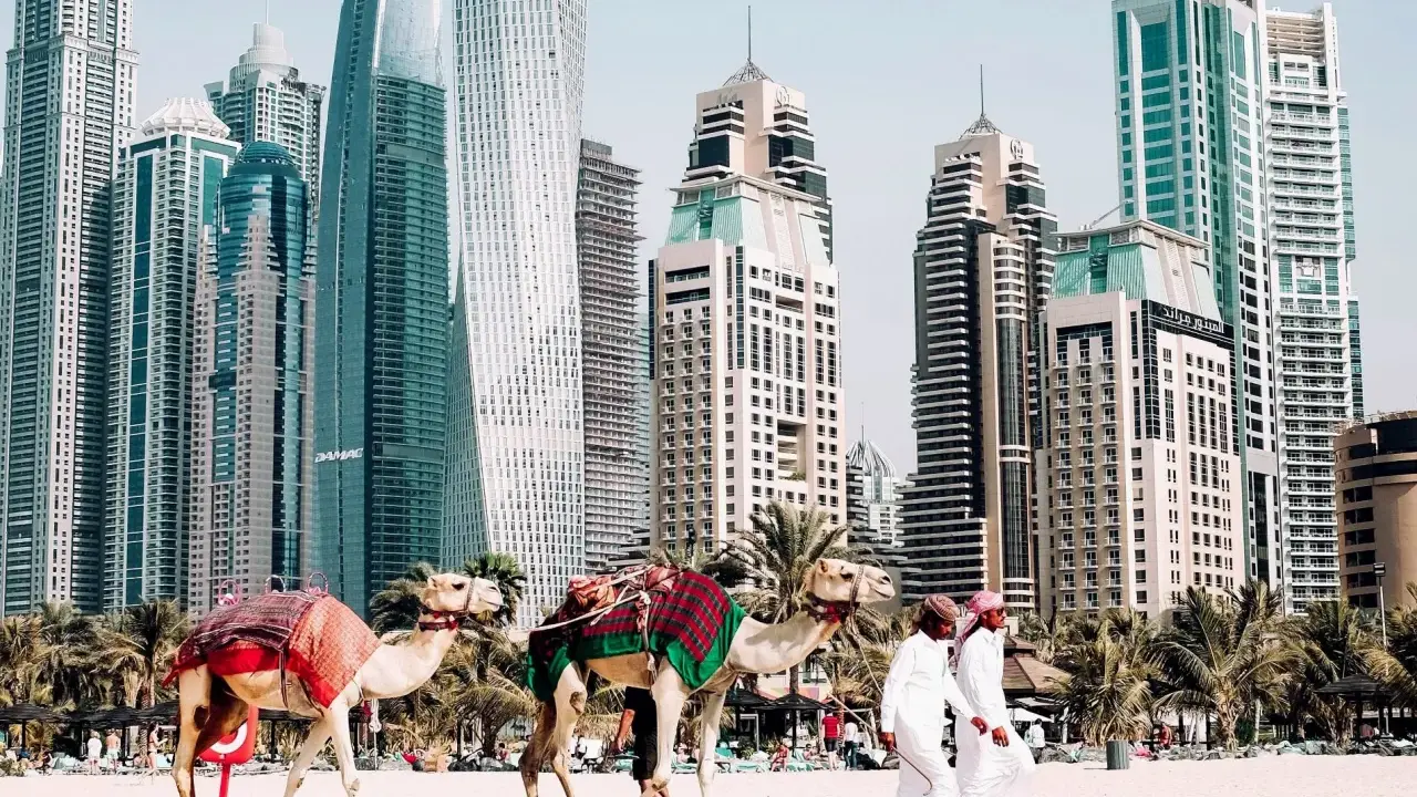 W jakim kraju jest Dubaj? ZEA, status i porady dla podróżnych.