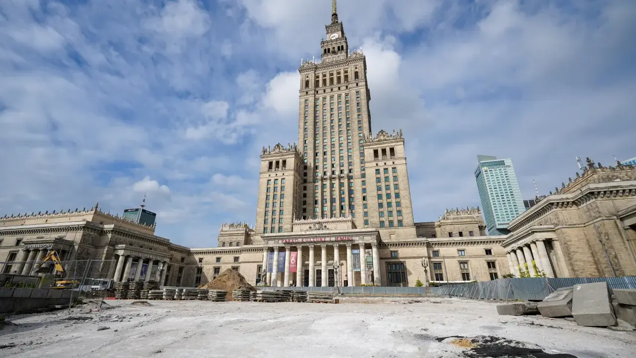 Pałac Kultury i Nauki: Co kryje serce Warszawy? Przewodnik