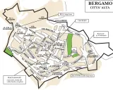 Mapa Citta Alta w Bergamo, z zaznaczonymi ulicami, placami i zabytkami.