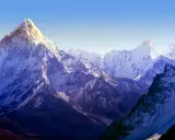 Mount Everest: Nepal czy Chiny? Dwa oblicza i drogi do bazy.