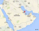 Mapa Google z zaznaczonym na czerwono Katarem na Półwyspie Arabskim.