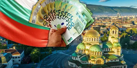 Bułgarska flaga, ręka trzymająca eurobanknoty i widok na cerkiew Aleksandra Newskiego w Sofii.