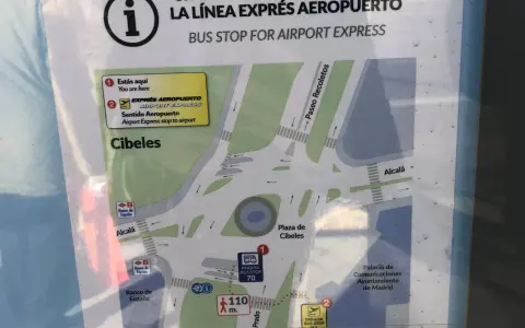 Mapa przystanków autobusowych w Madrycie. Znajdź drogę do lotniska z przystanku Airport Express.