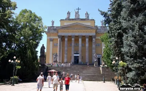 Eger co zwiedzić? Zamek, wino i termy kompletny przewodnik