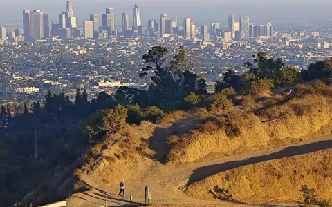 Los Angeles: Gdzie leży i dlaczego warto odwiedzić Miasto Aniołów?