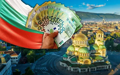 Bułgarska flaga, ręka trzymająca eurobanknoty i widok na cerkiew Aleksandra Newskiego w Sofii.