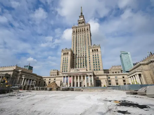 Pałac Kultury i Nauki: Co kryje serce Warszawy? Przewodnik