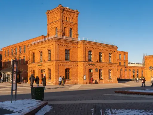 Łódź: co zwiedzić? Przewodnik po atrakcjach i gotowych planach!