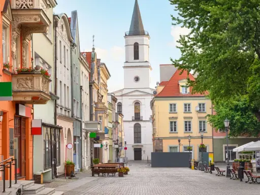 Zielona Góra: Co zwiedzić? Odkryj winiarskie serce Polski!
