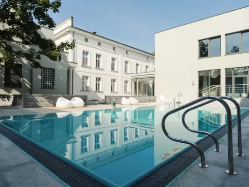 Hotel nad jeziorem Kujawsko-Pomorskie: Gdzie wypocząć idealnie?