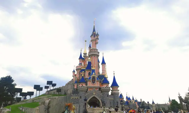 W jakim kraju jest Disneyland? Paryż: Twój kompletny przewodnik!