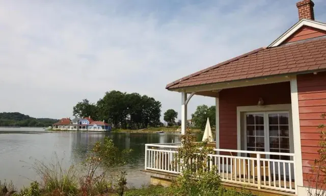 Domek nad jeziorem Zachodniopomorskie: Gdzie szukać i jak rezerwować?