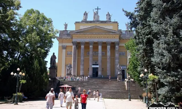 Eger co zwiedzić? Zamek, wino i termy kompletny przewodnik