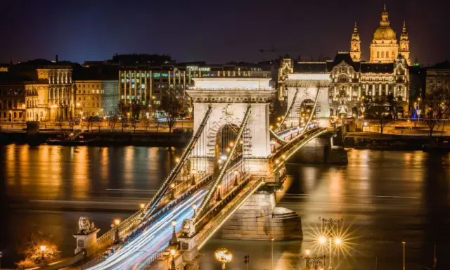 Budapeszt: Odkryj Perłę Dunaju! Atrakcje, termy, wskazówki