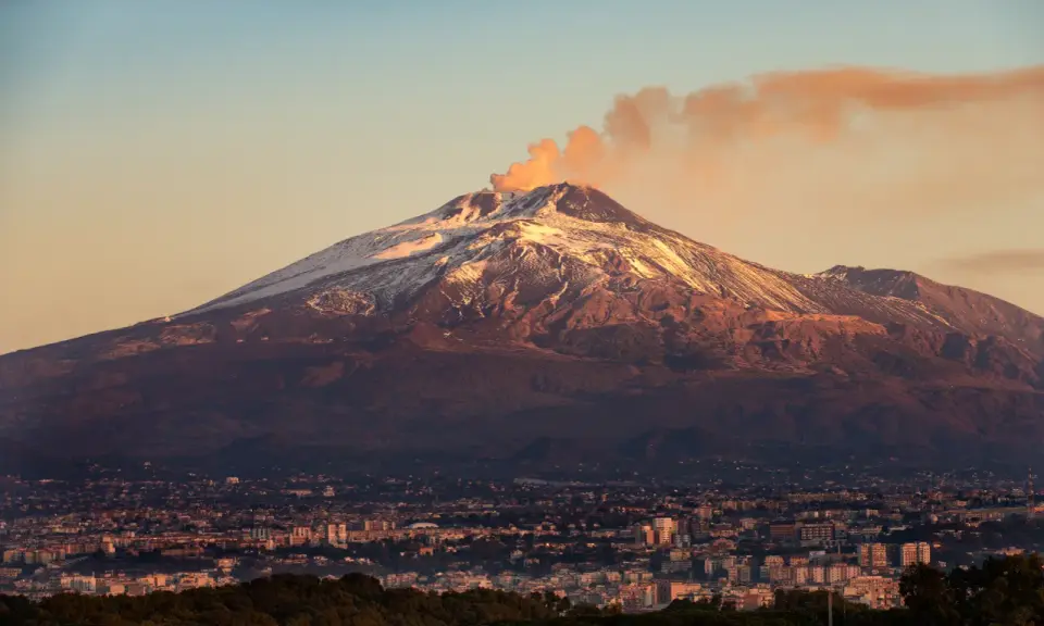 Etna na Sycylii: Jak zwiedzić aktywny wulkan? Przewodnik i koszty