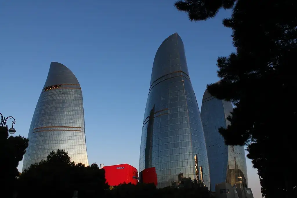 Stare Miasto Baku i Flame Towers
