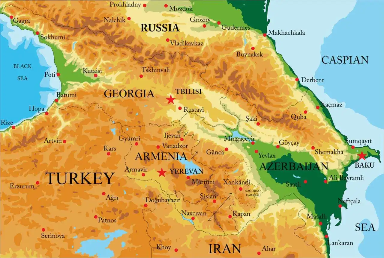 Mapa Kaukazu Południowego. Czy Armenia jest w Europie? Na mapie widać Armenię, Gruzję, Azerbejdżan, części Rosji, Turcji i Iranu.