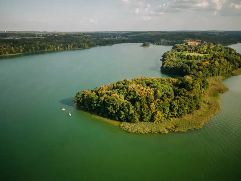 Jezioro Czos Mrągowo widok z lotu ptaka
