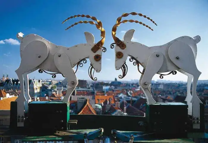 Poznań Stary Rynek z Ratuszem i koziołkami