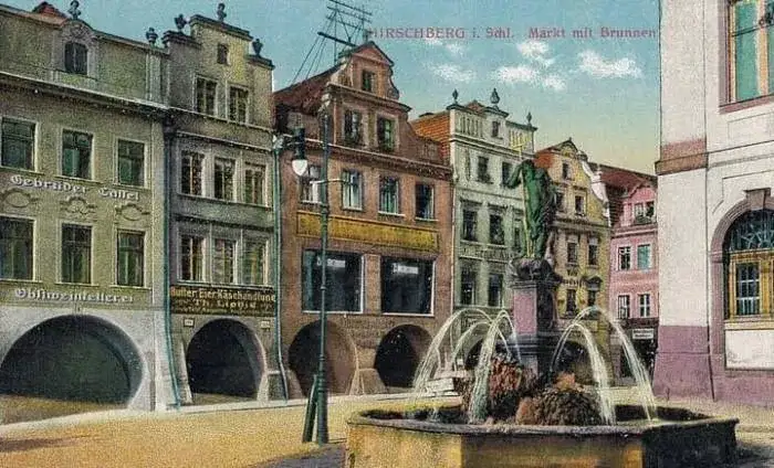 Rynek Jelenia Góra fontanna Neptuna kamienice